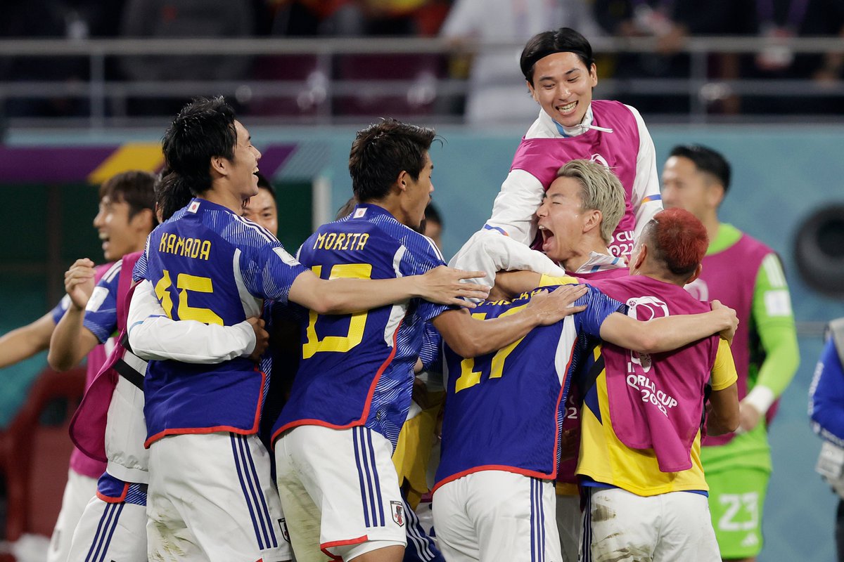 死神は日本やったな サッカー日本代表 死の組 でドイツとスペインを破って1位通過という漫画でもボツにされそうな展開に 3ページ目 Togetter