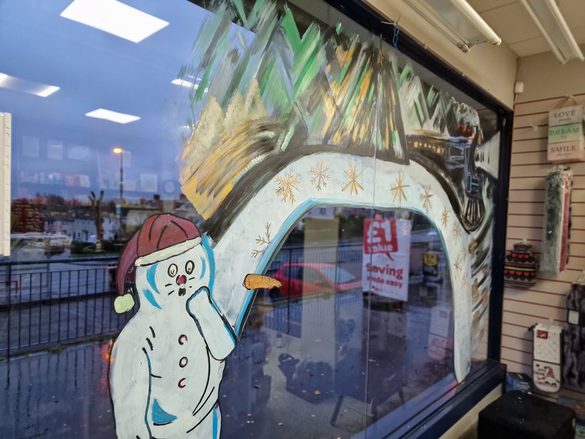 Leanimate21's tweet photo. Shop window for a local pharmacy. Inspired by #polarexpress always learning from everyone I meet and every bit of experience I aquire. These are becoming so much fun to do. ❤️🎨😁 #windowart  #bespokeart #artistsontwitter #Belfastartist https://t.co/fML4NxGlQ9