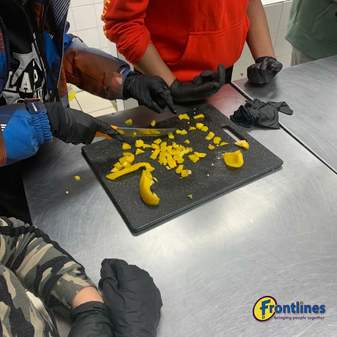 frontlinesto's tweet photo. We had the children in our so you think you can cook program season up chicken and bake it in the oven. Every week our youth learn how to cook something new. Visit our website to learn more about how you can get involved ! 
#torontocook #torontoculinary #torontobaker #foodie https://t.co/eGsUiVVHVU