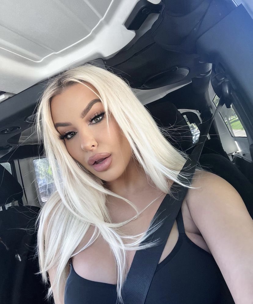 dizzytanamongea's tweet photo. let’s ride. is that an invitation @tanamongeau bc bitch i have arrived. https://t.co/yH18mlMKL3