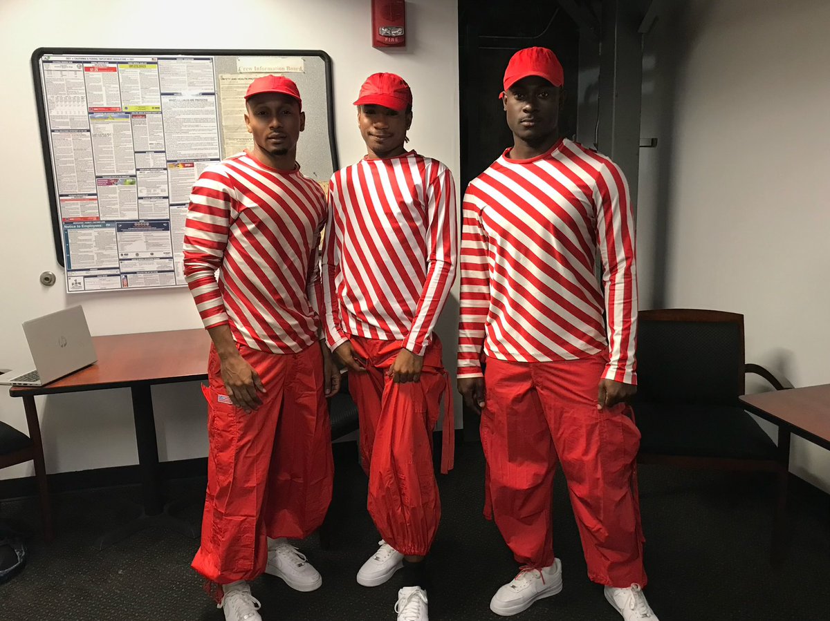 Dancerholic1's tweet photo. Look at us!! 
🇯🇲 in LA with Debbie Allen Dance Academy. Performing in “Hot Chocolate Nutcracker” 2022
Thanks to @plieforthearts for believing and always giving us opportunities 🫶🏾
Just the beginning👏🏾👏🏾👏🏾👏🏾 https://t.co/LapiSrh3mm