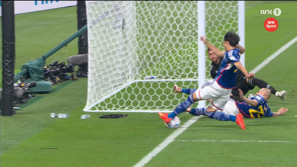 es__mamma's tweet photo. #JPNESP what is this goal though? #WorldCup2022 #WorldcupQatar2022 https://t.co/NM50AANcdd