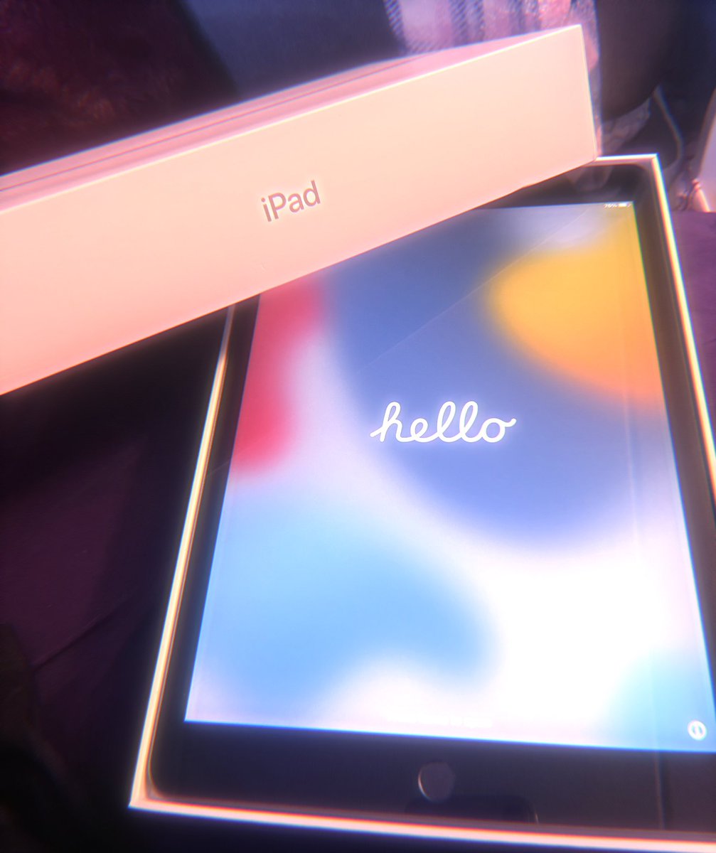 me talking ONE TIME randomly: I think I want an ipad to try digital art but idk though…

<a href="/emptydeathnote/">❦makoto❦</a>: