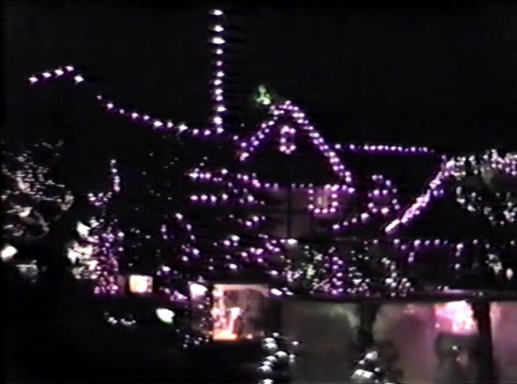 Every December, we post the Pflaumer’s House, which was an epic Christmas Lights display in Drexel Hill in the 80’s. Brings back a lot of memories as a kid.  Carols playing over the speakers, walking around the house looking at the display. Drexel Hill 🎅🏽 #Delco