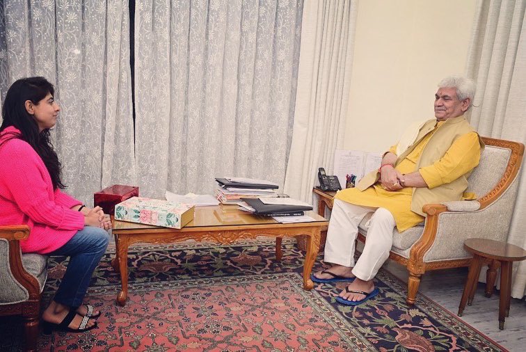 Namhyafoods's tweet photo. Had the privilege of meeting Lt. Governor of J&amp;k, Mr Manoj Sinha ji @OfficeOfLGJandK 

It was an honour to meet him and discuss the ongoing developments in Ayurveda and food industry .Glad that he could spare so much time to meet us . Feeling blessed 🌸
@Namhyafoods https://t.co/uFLJdOjAUm