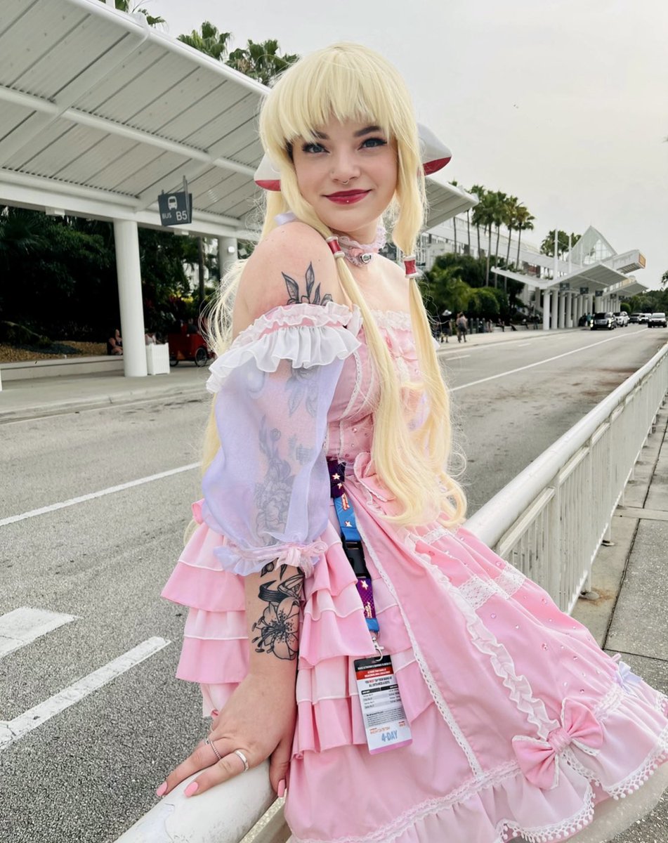 othermamades's tweet photo. this was my first time cosplaying in public! Chi from Chobits 💕
#chi #chobits #persocom #cosplaytwt #cosplay #anime #manga #blonde https://t.co/WyMQqyChIQ