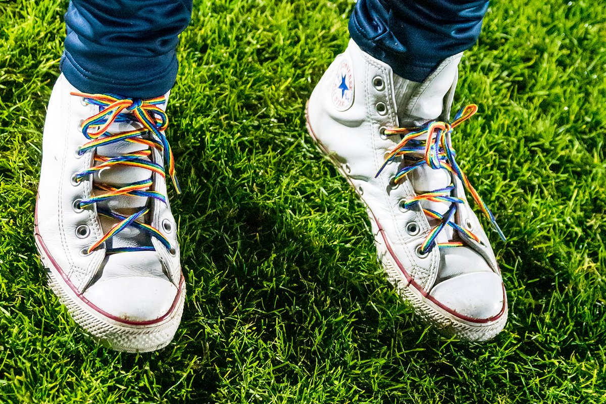 middxfa's tweet photo. RAINBOW LACES | When @hanwelltownfc hosted @harrowboroLive in the Middlesex Senior Challenge Cup, the game was used to mark and celebrate the #RainbowLaces campaign 🌈

Full story here 👇

https://t.co/GQL9yGgyl9 https://t.co/0PZaLZryRM