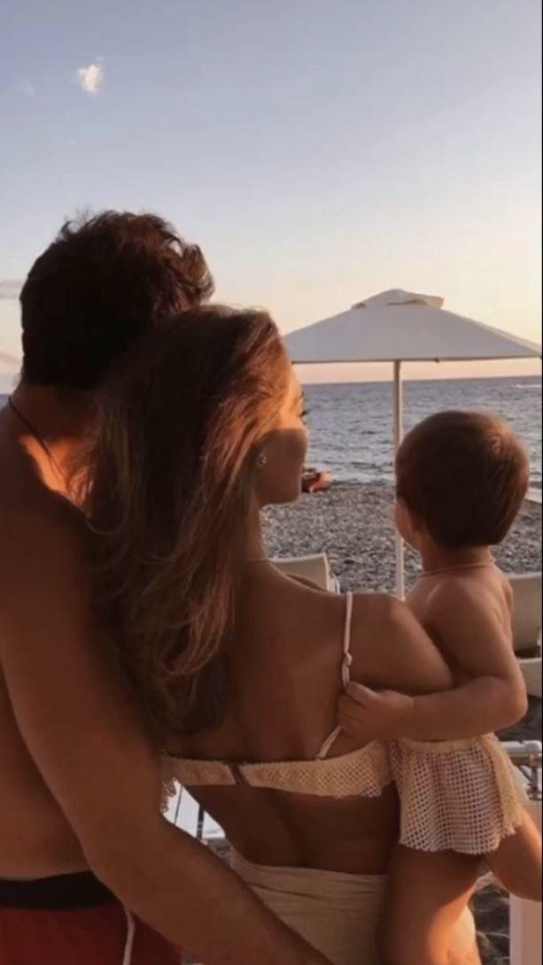 Couple Pics (@4upicsart) on Twitter photo 