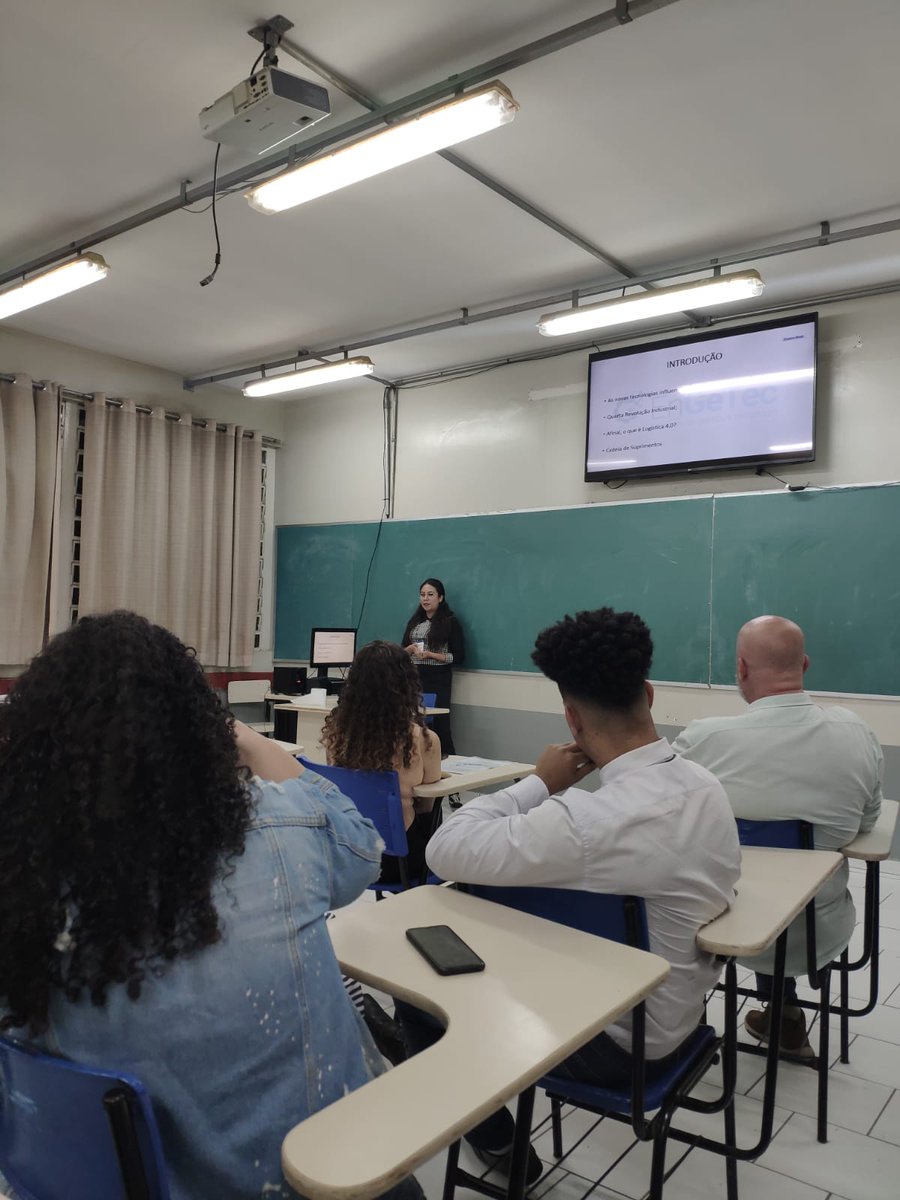 FatecRubensLara's tweet photo. Alunos do 6° ciclo da @FatecRubensLara apresentaram seus artigos acadêmicos no Congresso EnGeTec (Encontro de Gestão e Tecnologia), organizado e sediado pela @Fateczl_oficial.
#CPS #CentroPaulaSouza #Fatec #FatecRL #FatecZL #EnGeTec #Gestao #Tecnologia #Artigos https://t.co/j3Vct70aRG