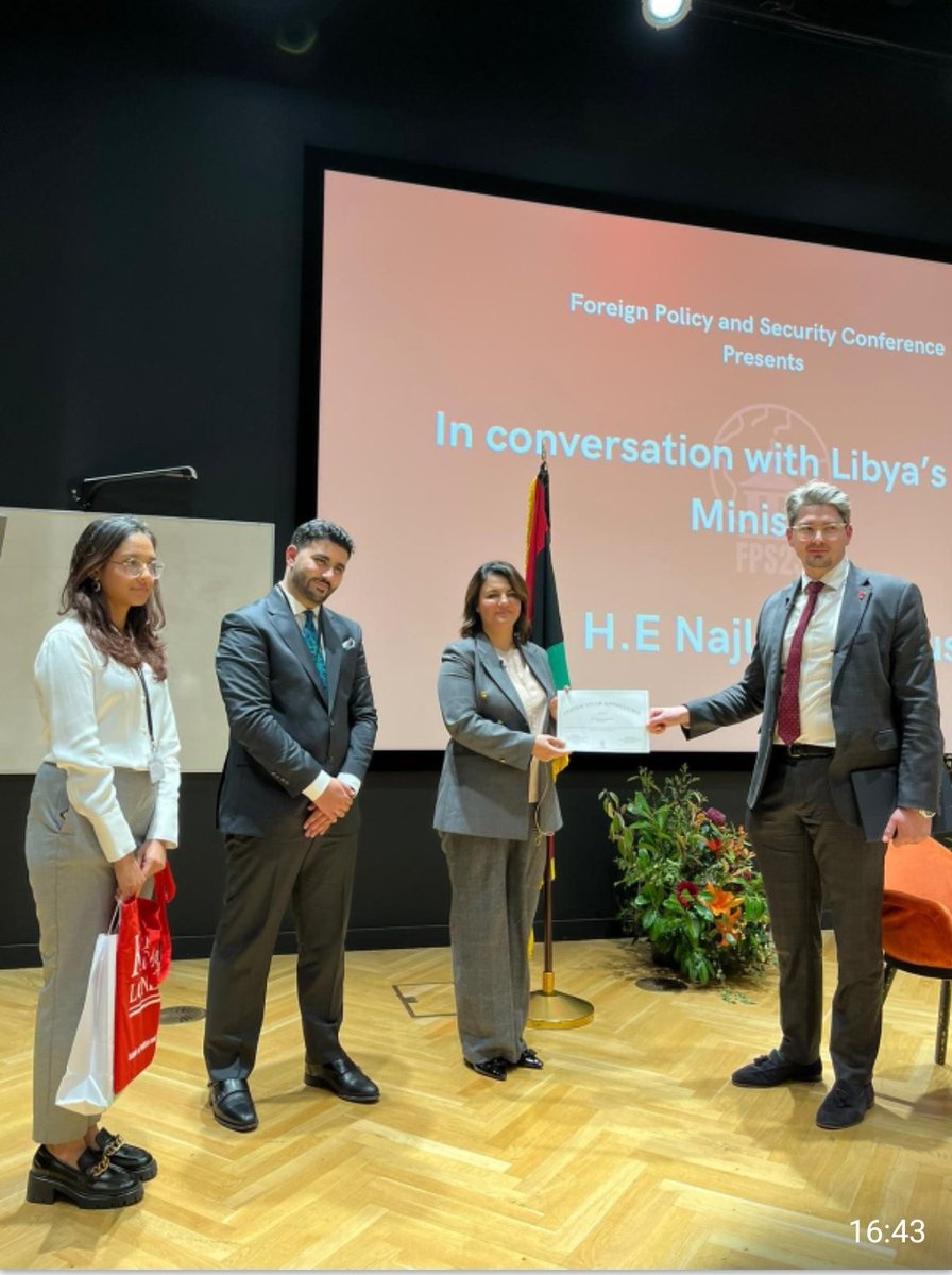 andreas_krieg's tweet photo. 🇬🇧🇱🇾
Great pleasure to moderate this session on #Libya's future as a partner for the #UK with H.E. Foreign Minister @NajlaElmangoush - great initiative by our @KingsCollegeLon undergrads @fpskings23 to organise such a high-profile event @DSD_Kings @KingsSSPP https://t.co/cmf0G0Txew