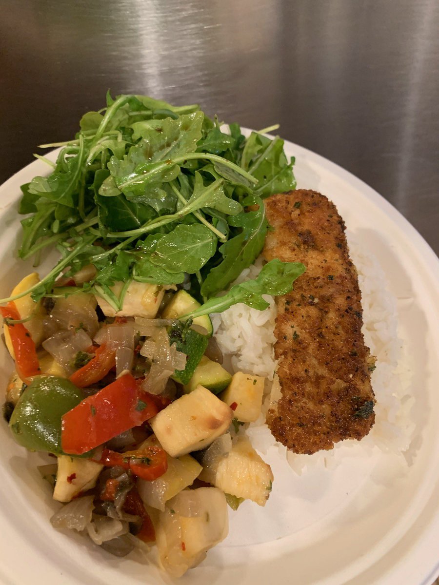StIgnatiusQuest's tweet photo. Cubanitos for everybody! ๐จ๐บ
Roasted pork leg, Black Forest ham , Swiss cheese, pickle and mustard w/ party rice
Ritz cracker crusted cod loin w/ lemongrass steamed jasmine rice & seasonal veg
#quest #QuestFoodIsTheBestFood #TullyHall #DamenHall #SaintIgnatius #Lunchtime https://t.co/Rk5kddicrh