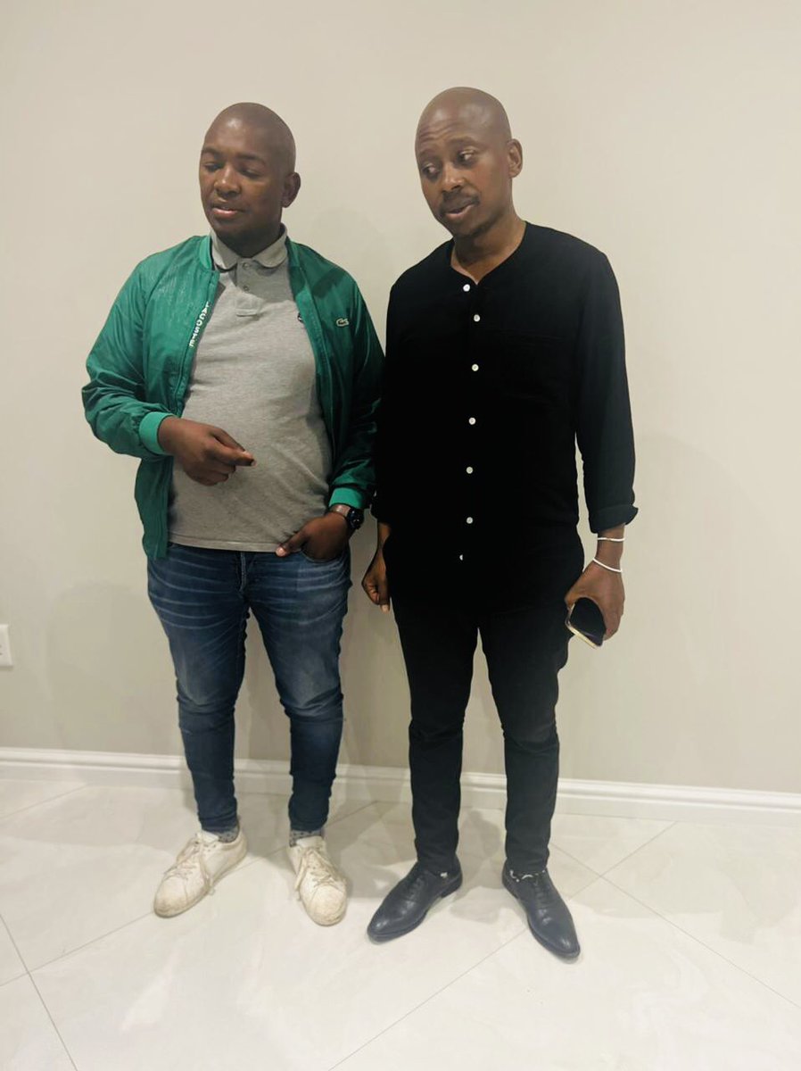 pkolomzi's tweet photo. Mbanjwa mkhaya wam, @mrlungisa well done and congratulations on making it. We are very happy, because you represent our aspirations. Singabantu benkobe thina. 🤘🏾🤝 https://t.co/Za7s4MJZUu