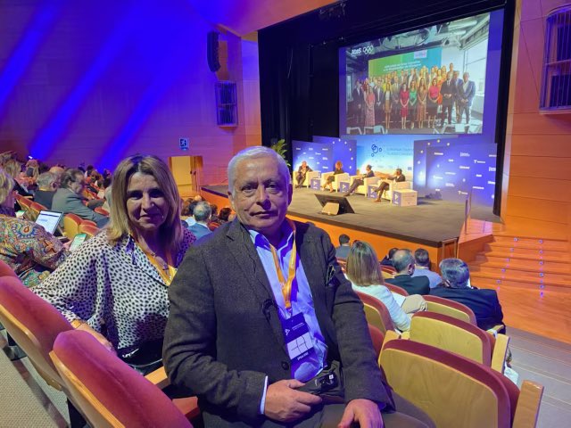 ADEC_Corse's tweet photo. ⚡️#ADEC @VinciguerrAlex Président &amp; @AngeleBastiani @ATC_corse à la CONFÉRENCE DES ÎLES TOURISTIQUES EUROPÉENNES à #GranCanaria🇮🇨 au programme #EconomieVerte #Tourisme #Energie
🎯Développer une proposition commune &amp; faire des progrès décisifs dans la transition verte &amp; numérique https://t.co/gi5W4U5xX1