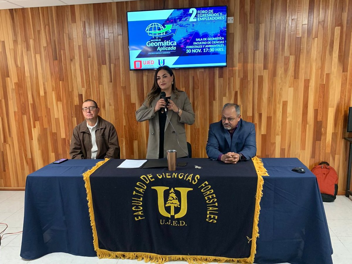 UJED_Oficial's tweet photo. #UJEDInforma 2º Foro de Egresados y Empleadores, de la maestría en Geomática aplicada a recursos naturales y ambientales, de @fcfaujed.
📌El objetivo es compartir experiencias que enriquecen la formación de los estudiantes conforme a las necesidades del mercado laboral #SomosUJED https://t.co/9tVjb5DtwR