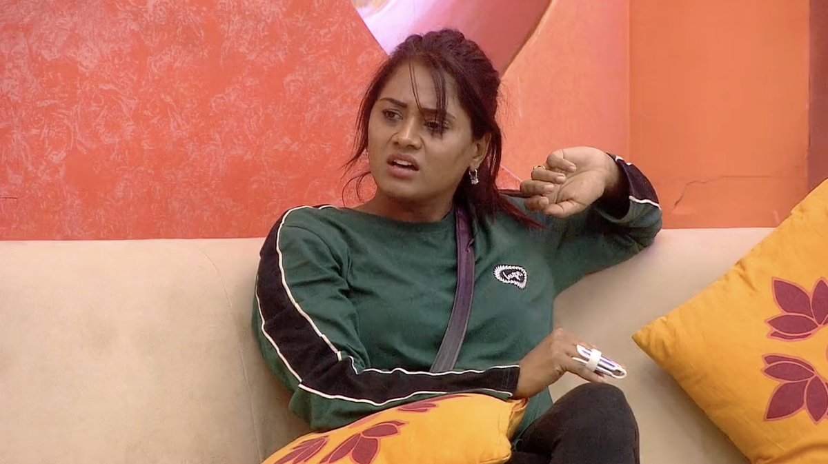 BBTeluguViews's tweet photo. Senseless!!!
Even after knowing about such anger situations and #Keerthi’s personality type, #Inaya trying to talk with her or explain her is such a senseless act.
#YesterdayEpisode
#BiggBossTelugu6 https://t.co/CZCZiwWIKc
