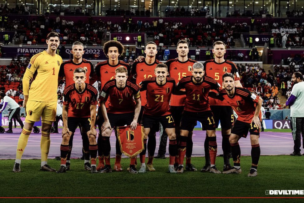 devliegergeert's tweet photo. Einde van een generatie…maar wát een generatie fán-tás-tische voetballers! Zij hebben België op de mondiale voetbalkaart gezet. #Bedankt #Merci @BelRedDevils 🇧🇪 https://t.co/zN0vYzMIGL