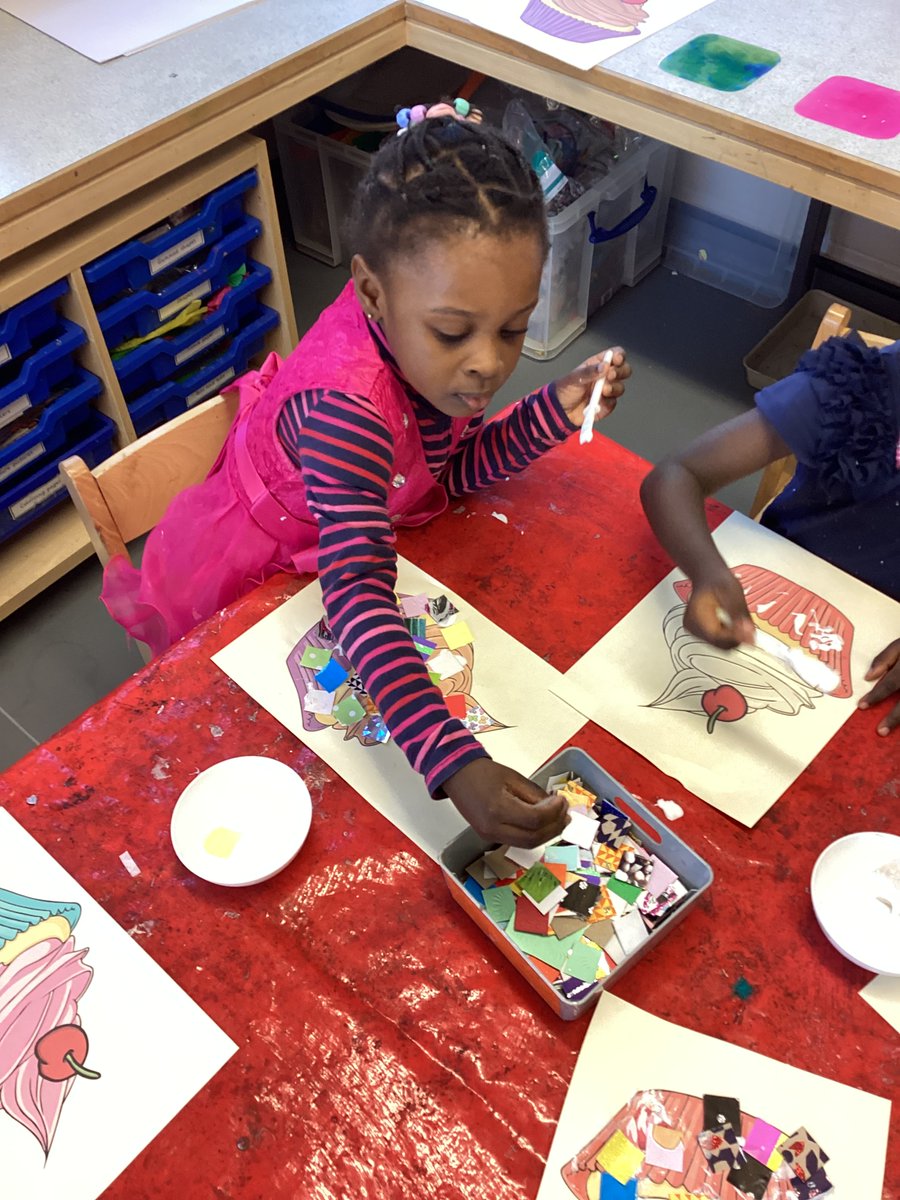 Nurserystm1's tweet photo. Practising out gluing skills by decorating cakes. #STMeyfs #STMead #STMphysicaldevelopment https://t.co/ELir00MYh1