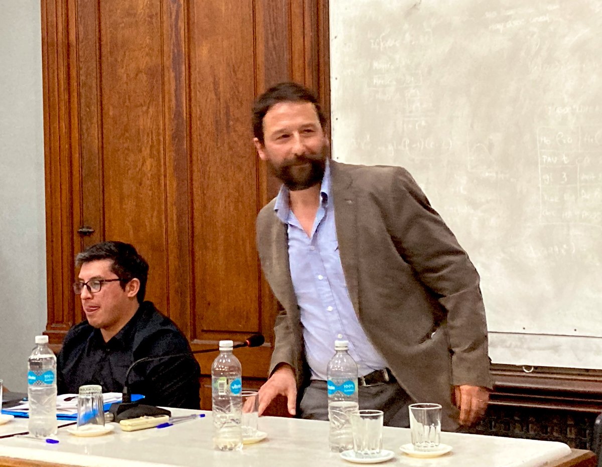 🔴 #AHORA | La Asamblea del Claustro de nuestra Facultad de Medicina <a href="/fmedoficial/">fmedoficial</a> eligió como su próximo decano al doctor Arturo Briva, con 20 votos de los claustristas presentes.