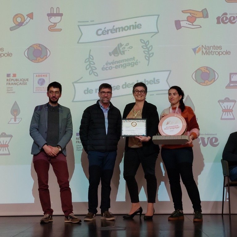 👏 #RIDE2022 obtient le #label « événement éco-engagé » par l’association <a href="/REEVE_PdlL/">Réseau Eco Evenement (REEVE)</a> !
Toute l’équipe organisatrice s’est mobilisée pour veiller, sur place, au respect de nos 33 engagements : pole-emc2.fr/app/uploads/20…
<a href="/NantesMetropole/">Nantes Métropole</a> @commadison <a href="/LaKoncepterie/">La Koncepterie</a>