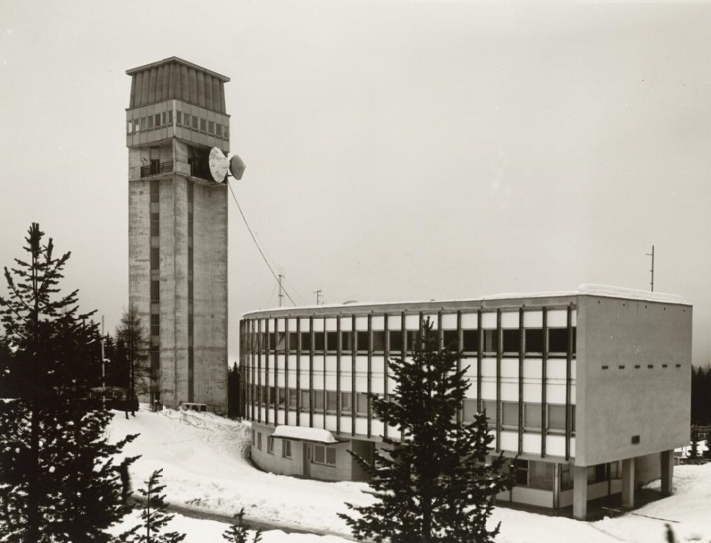 1970, budova spojov Štrbské Pleso. Oľga Ondreičková