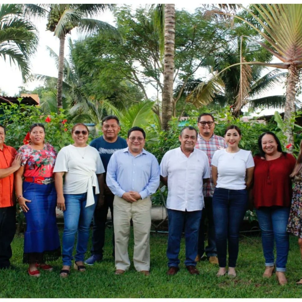 RRosado44's tweet photo. Gracias @CandyAyuso  por reunirte con los representantes de los grupos  #ProFamilia #ProVida #ProValores de la isla de #Cozumel para escuchar nuestras propuestas,nuestro agradecimiento por tu valentía y congruencia al haber votado a favor de la Vida #CuentasConNosotros #SíalaVida https://t.co/BrYJaiOalM