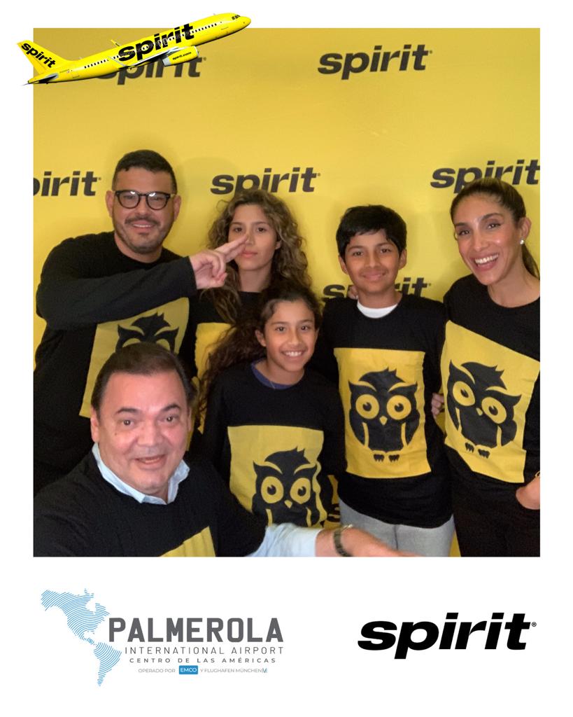 lenir_perez's tweet photo. Ayer volamos desde USA con toda mi familia acompañando a Spirit Airlines en la inauguración del segundo vuelo diario a la 1:30 am entre Fort Lauderdale y Palmerola. https://t.co/fDoGGI8yC5