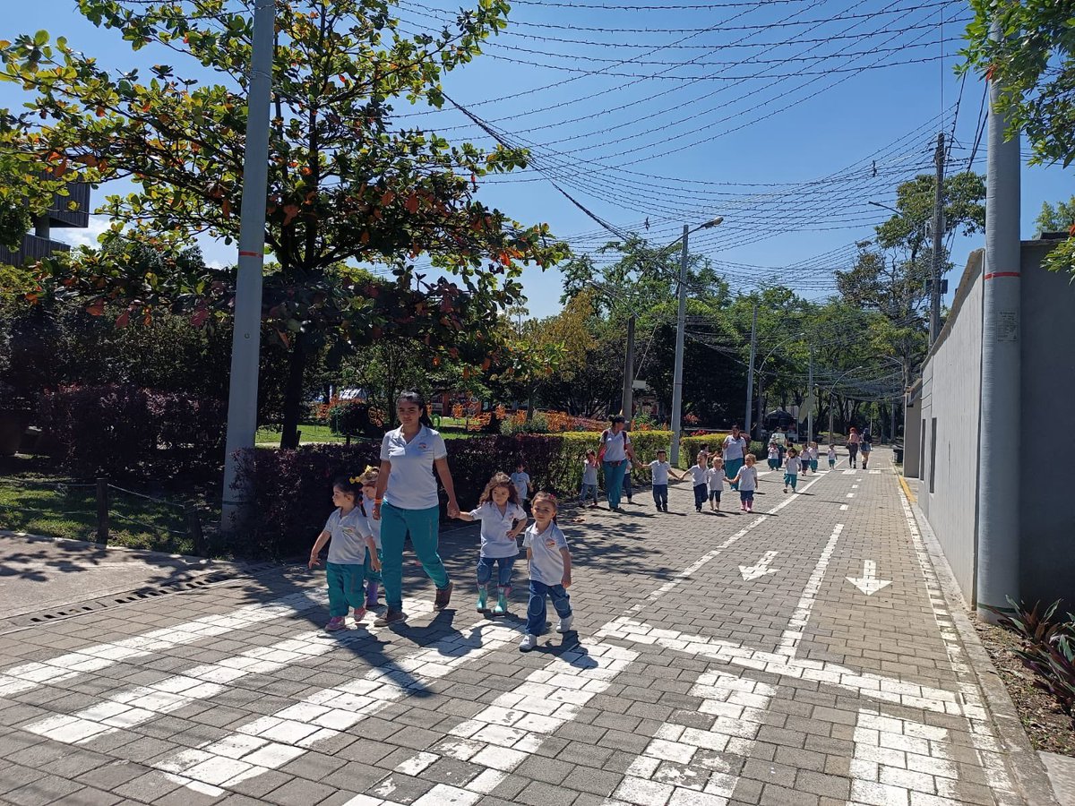 MetroparquesM's tweet image. El Parque Norte es un espacio para la recreación y el sano esparcimiento de todos, aquí es bienvenida la diversión, 😃 nos encanta que nos visiten de diferentes entidades, comunas y empresas. Gracias por preferirnos. ❤️