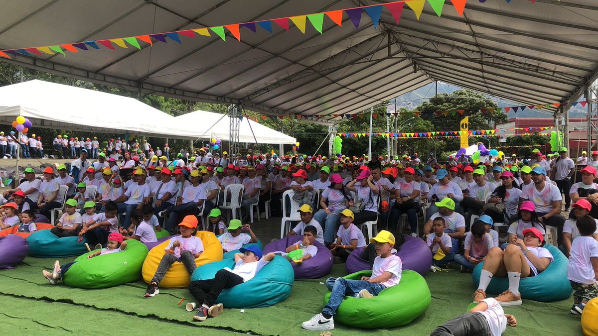 MetroparquesM's tweet image. El Parque Norte es un espacio para la recreación y el sano esparcimiento de todos, aquí es bienvenida la diversión, 😃 nos encanta que nos visiten de diferentes entidades, comunas y empresas. Gracias por preferirnos. ❤️