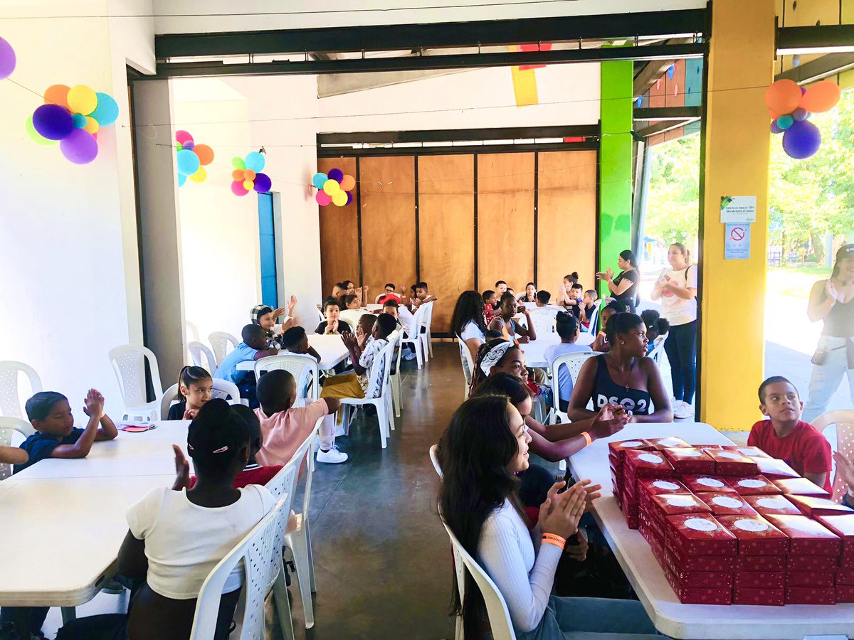 MetroparquesM's tweet image. El Parque Norte es un espacio para la recreación y el sano esparcimiento de todos, aquí es bienvenida la diversión, 😃 nos encanta que nos visiten de diferentes entidades, comunas y empresas. Gracias por preferirnos. ❤️