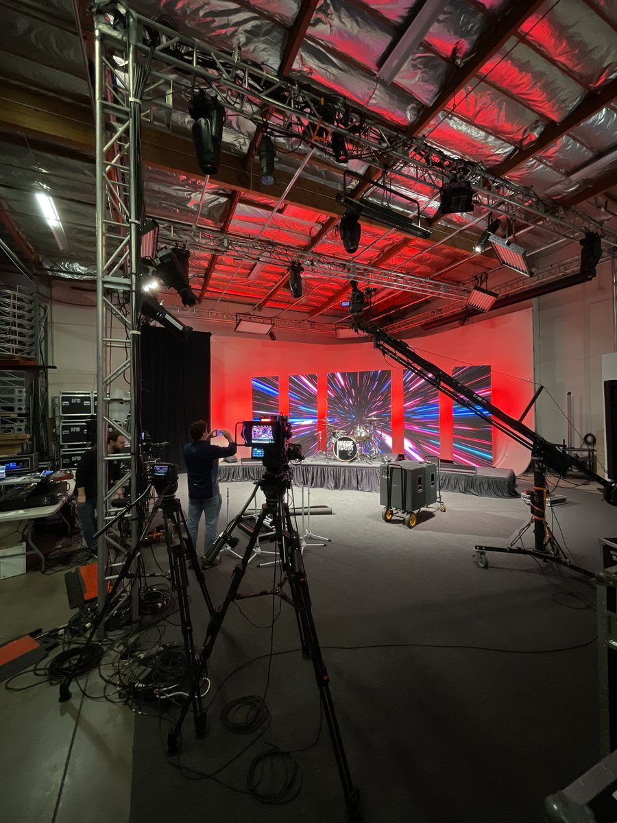 Merestone's tweet photo. What an amazing performance by The Maggie Speaks Band in our white wall and green screen studios! Merestone’s AV team set up Jib Camera, Motion Lighting on 18ft Trusts, and Fog Machines🔥

Follow us to learn more about the equipment we used! https://t.co/KCS6MBeXN8