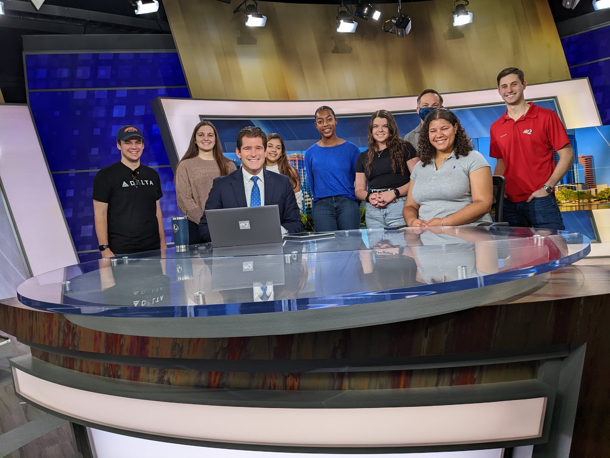 CBMRob's tweet image. .@ERAU_Daytona alum @AlexAlecciWESH giving meteorology students a tour of @WESH. @JasonTheNewsGuy was kind enough to let us try out the news desk.
