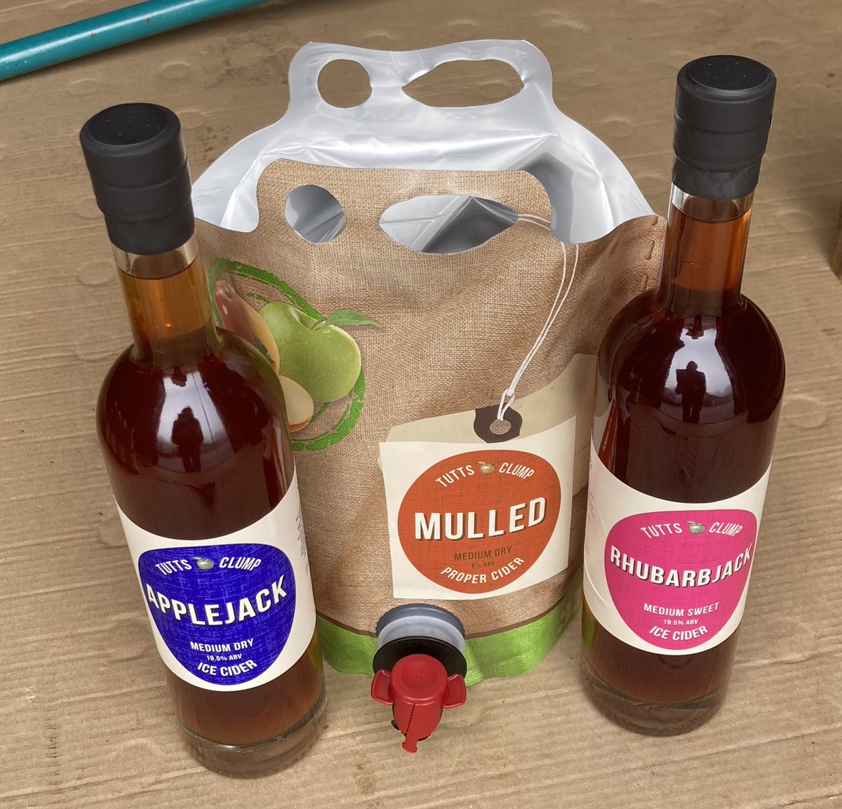 tuttsclumpcider's tweet photo. Another #tuttsclumpcider bottle and pouch top up this morning for #TheOldBoot #StanfordDingley π #essentialsupplies #supplychain #icecider #mulledcider https://t.co/ZBzwsSd4hG