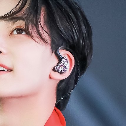 jeonghan’s little ears (@jeongears) on Twitter photo 