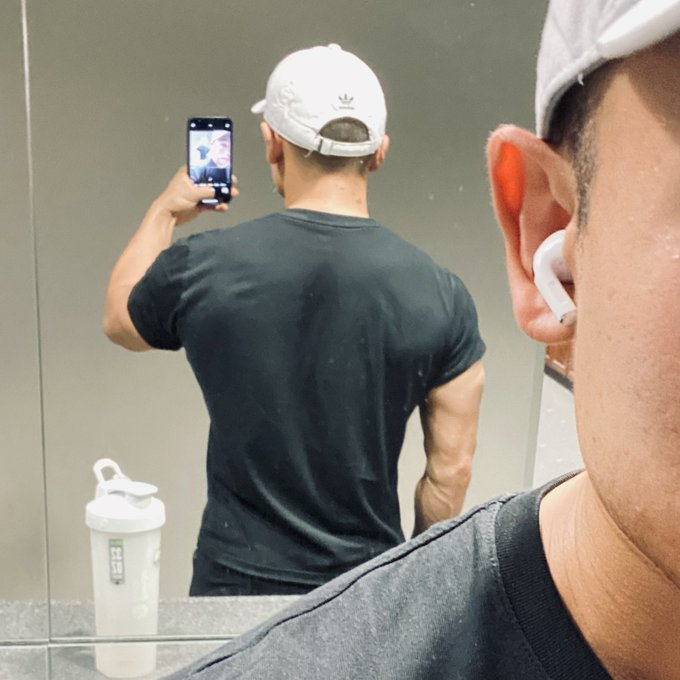 7 months consistent in the gym. Almost as strong as I was two years ago before I stopped going consistently. Glad to be back!