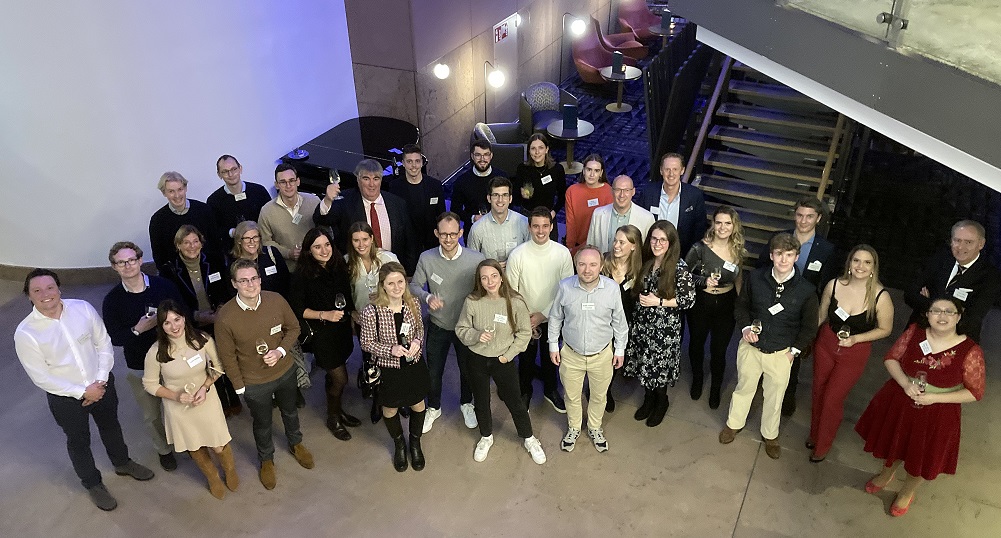 oldgreshamian's tweet photo. Our first European drinks event took place in Frankfurt last month. Thank you to everyone who attended, it was a lovely evening! We look forward to organising more overseas #oldgreshamian events in the coming years #frankfurt #alumni https://t.co/KEoQGMqxaF