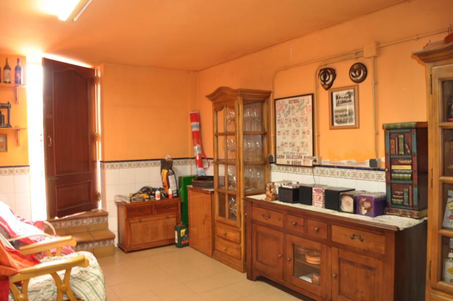 InmoCoaching's tweet image. Se vende chalet adosado en Villarrodrigo. 5 dormitorios, 4 baños y 1 aseo, cocina, despensa y gran salón. 300 metros y 50 metros de jardí­n. Garaje grande. Zonas comunes con jardines, piscina y cancha de tenis.
Si te interesa, contacta con nosotros ---&amp;gt; inmocoachingleon.com/htmlphp/propin…