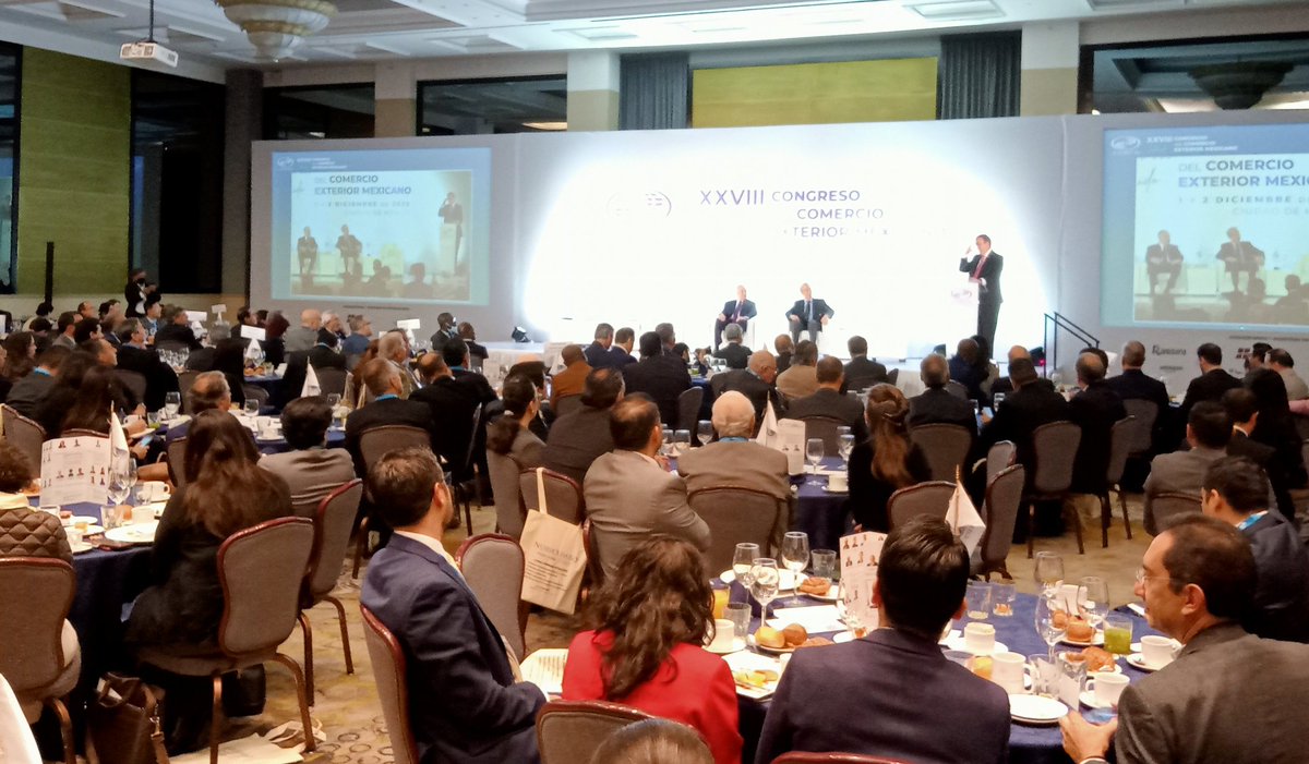 varelaalberto's tweet photo. Hoy inicia el XXVIII Congreso del Comercio Exterior Mexicano de @ComceOficial 

Actualización en temas de comercio exterior, inversión y tecnología. 🇲🇽🌍🌎🌏 https://t.co/UouC6xODAB