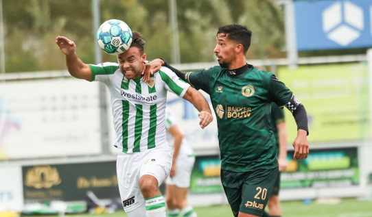 Komende zaterdag speelt <a href="/vvkloetinge/">VV Kloetinge</a> thuis tegen <a href="/svARC1927/">sv ARC</a>. Voor Valentijn van Keulen wordt het zijn honderdste wedstrijd in het eerste. forzakloetinge.nl/2022/12/valent…
<a href="/VVKfanatics/">Kloetinge Fanatics</a>