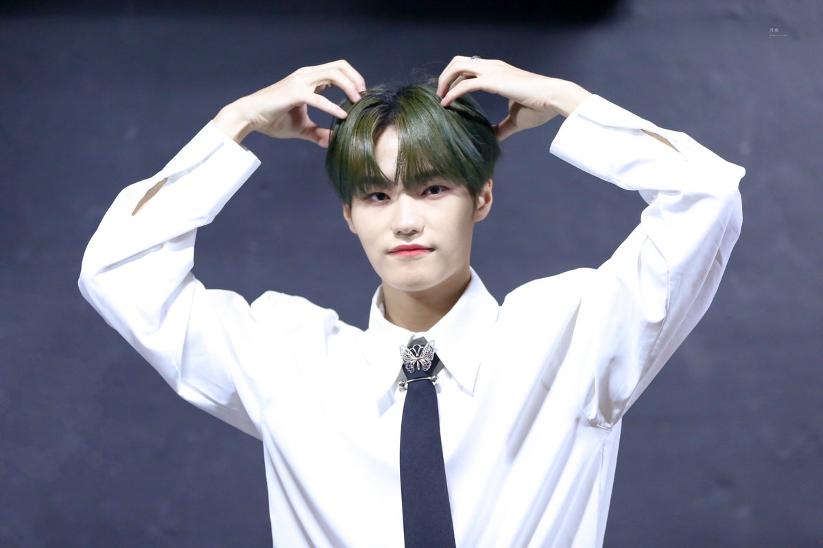 220226 💜

#루미너스 #LUMINOUS #LMN #우빈 #정우빈 #WOOBIN #반짝우빈