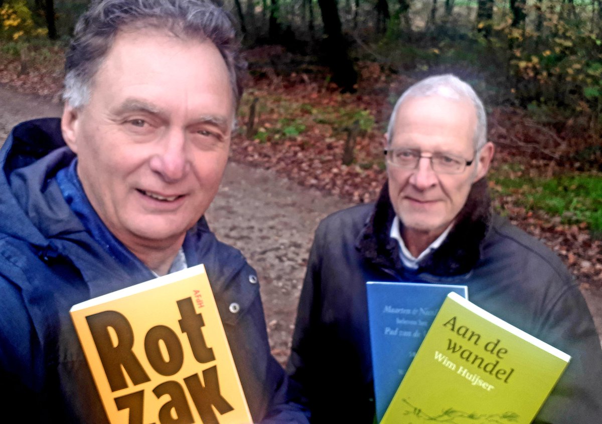 Wandelend door het Deelerwoud besprak ik met mijn goede vriend Peter Bierhaus onze boekenoogst van dit jaar. @Bornmeer <a href="/martienfrijns/">Martien Frijns</a>