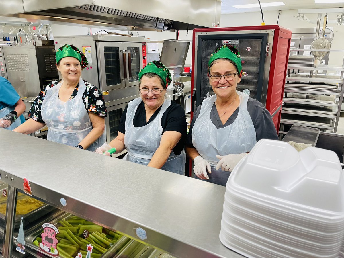 It’s beginning to look a lot like Christmas!🌲