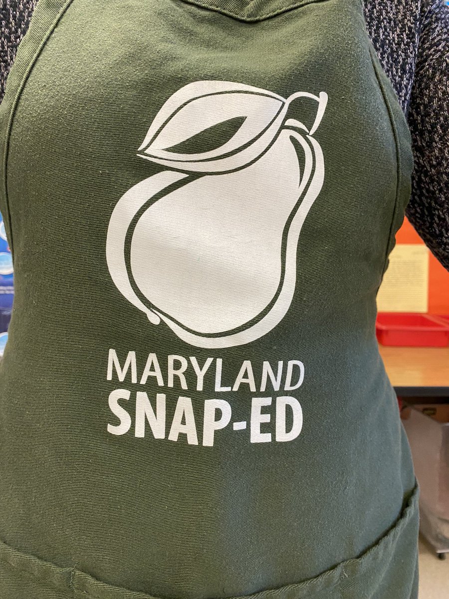 WilliamSelak's tweet photo. Thank you Ms. Michelle and MD SNAP-ED for your time and knowledge. Great morning in Grade 5 learning about healthy food and new tastes. https://t.co/2iyYNwzlyD