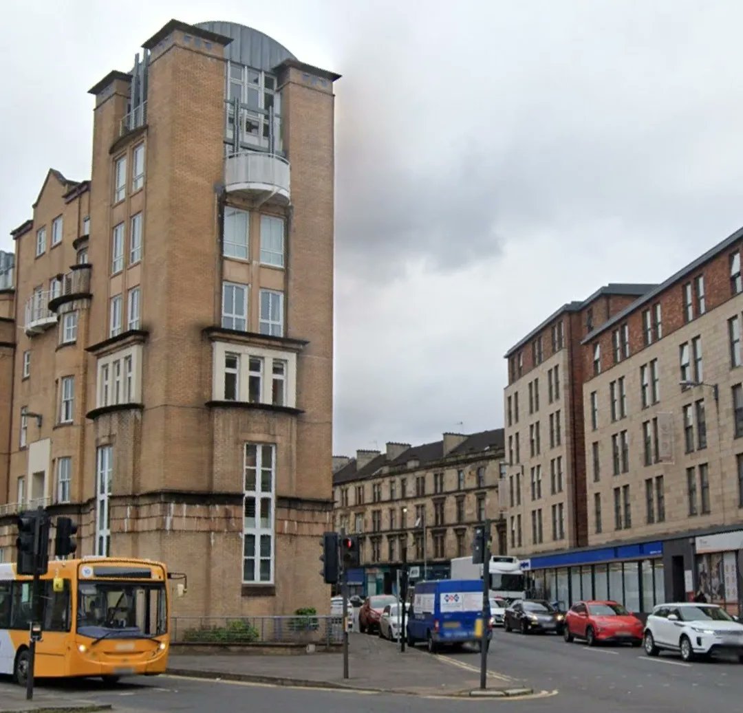 'Orlando Cafe' Sadly no longer there. It sat at the gushet where these flats now stand. Good excuse to use the word, 'Gushet'. Interior was also classic. Just have a watch of 'Comfort and Joy' to see. #adrianmcmurchie #theglasgowillustrator #glasgow #glasgowcafes #shopscotland