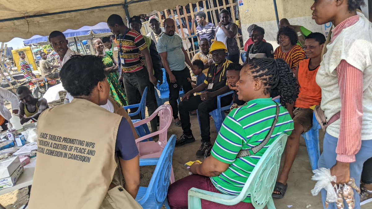 Reachoutreo's tweet photo. #PeaceTables & #WorldAIDSDay at Mudeka toll gate with our mobile clinics.Outdoor sensitisation on signs and symptoms and preventions of HIV/AIDS, and free testing for community members.
@GAC_Corporate
@krista_house
@MinsanteCMR
@OchaCameroon
@whocmr https://t.co/pK3wTytC54