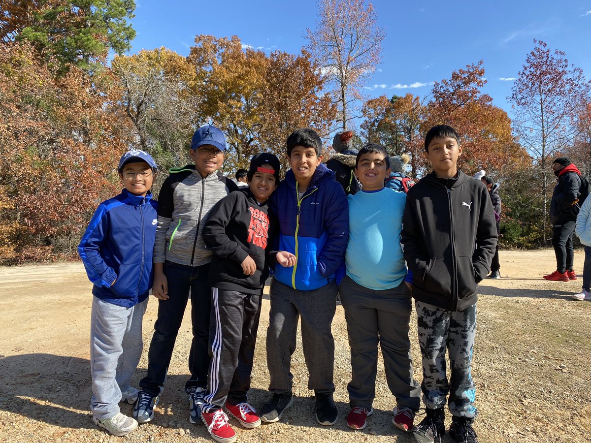 sharonsuhsclass's tweet photo. Hello from Camp Allaso - Day 2! @5thgradecamp22 @VaughnElemFISD https://t.co/X3lPXaompD