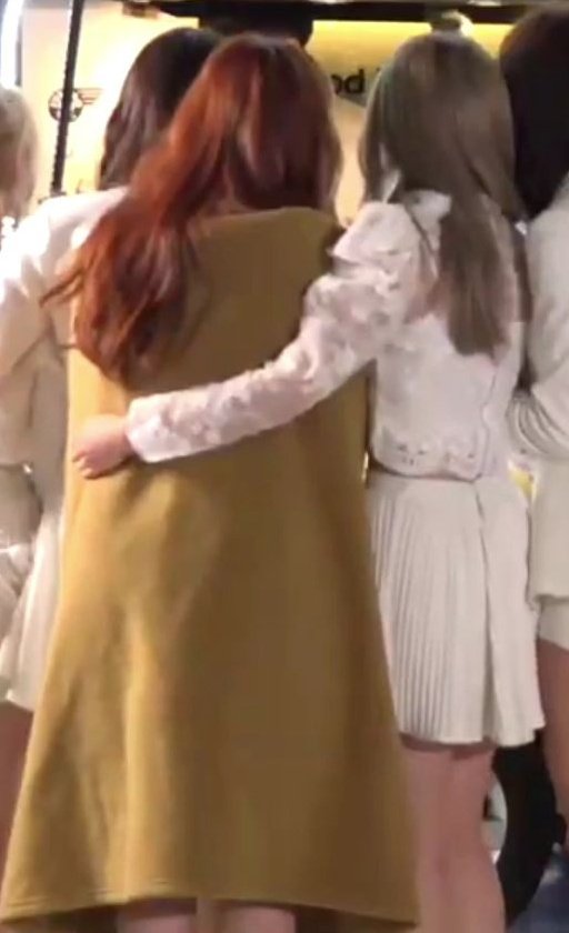 moon_wnut's tweet photo. 요즘 추워서 그런 지 담요둘러주고 꼭 안고 있던 빵궍이들이 생각나네.... https://t.co/r5412a3DFi