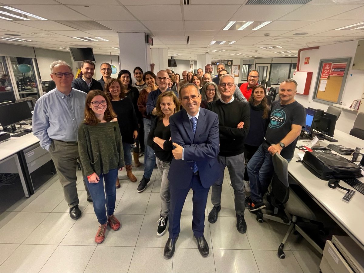 Catalunya_nit's tweet photo. Som un equip i vosaltres també en formeu part 👋

45 mil gràcies! #EGM 

@Catalunya_nit https://t.co/eKOgj4Lm2b