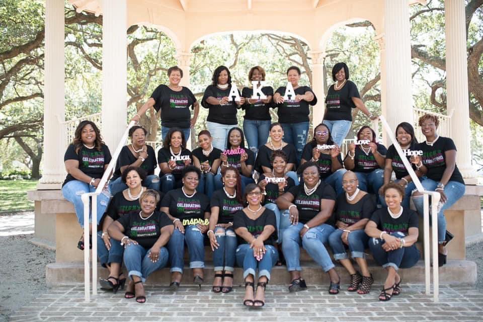 jackiejohnson's tweet image. It’s my 35th AKAversary @BennettCollege #Fall87 💕💚#32ICUs 💚💕💚💕#CheersTo35YearsOnTheVine #ZetaXi #D9 #AKA