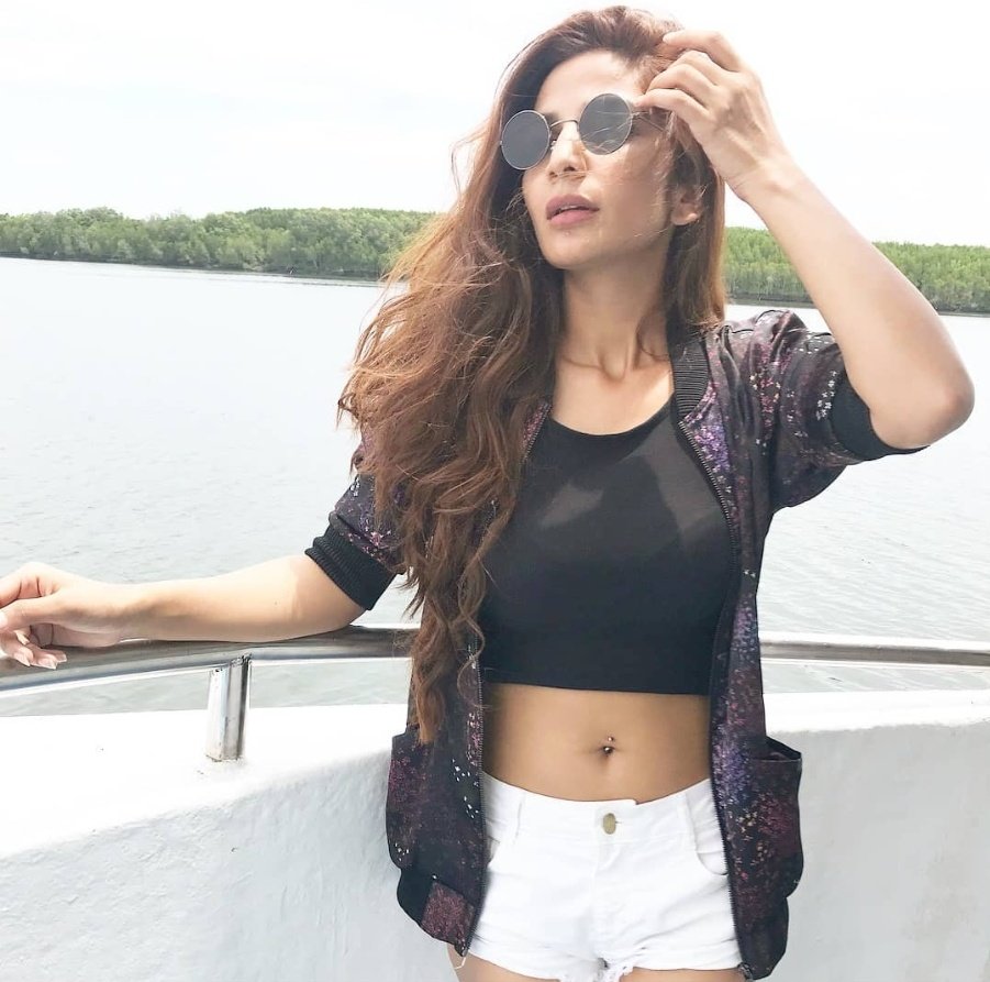 WomensBestMag's tweet photo. #bellytops #croptops https://t.co/G5rGMvko0v