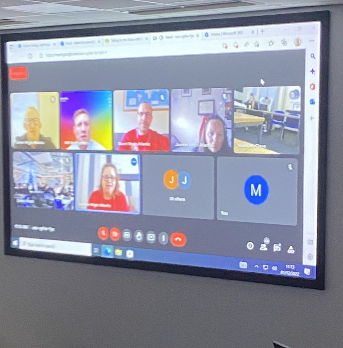 execolltourism's tweet photo. Our learners benefited from a great virtual session today with Virgin Atlantic staff. Asking questions about diversity, equity and inclusion and how Virgin Atlantic implement this in the workplace @BTAExeColl #BeYourself @VirginAtlantic https://t.co/7nJJZwsNW6